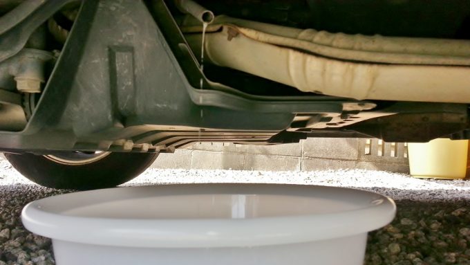 車外に排出されるエバポレーターの洗浄液